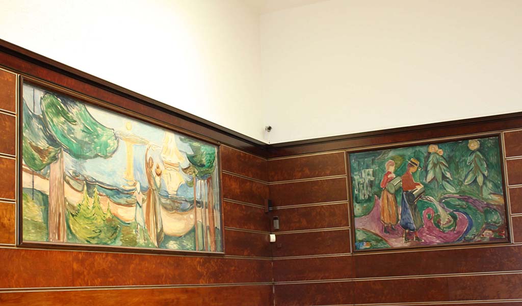 I spisesalen på Freialand hænger smukke malerier af Edward Munch